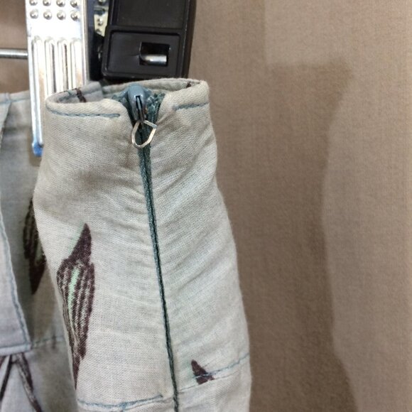 Forever Skirt 100% Cotton Knee Length Bright Floral Print Side Zip Size Medium - Picture 4 of 5